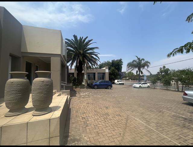 730M² RETAIL FOR SALE IN LYTTELTON MANOR